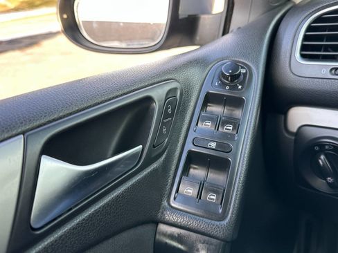 Used 2011 Volkswagen Golf 2.5L PZEV 4dr Hatchback image 23