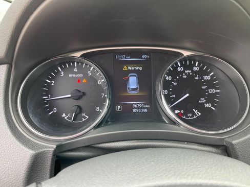 Used 2016 Nissan Rogue SV w/ SV Moonroof Package image 26