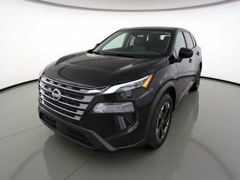 Used 2025 Nissan Rogue SV image 3