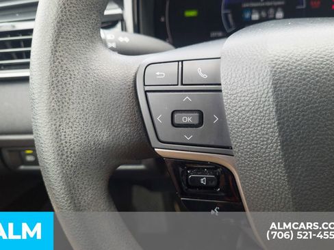 Used 2025 Toyota Camry LE image 29