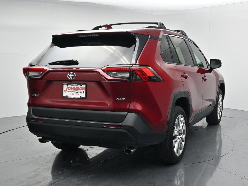 Used 2023 Toyota RAV4 XLE Premium FWD image 6