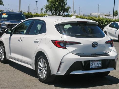 Used 2025 Toyota Corolla SE w/ SE Package FWD image 8