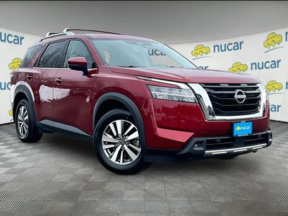 Used 2023 Nissan Pathfinder SL