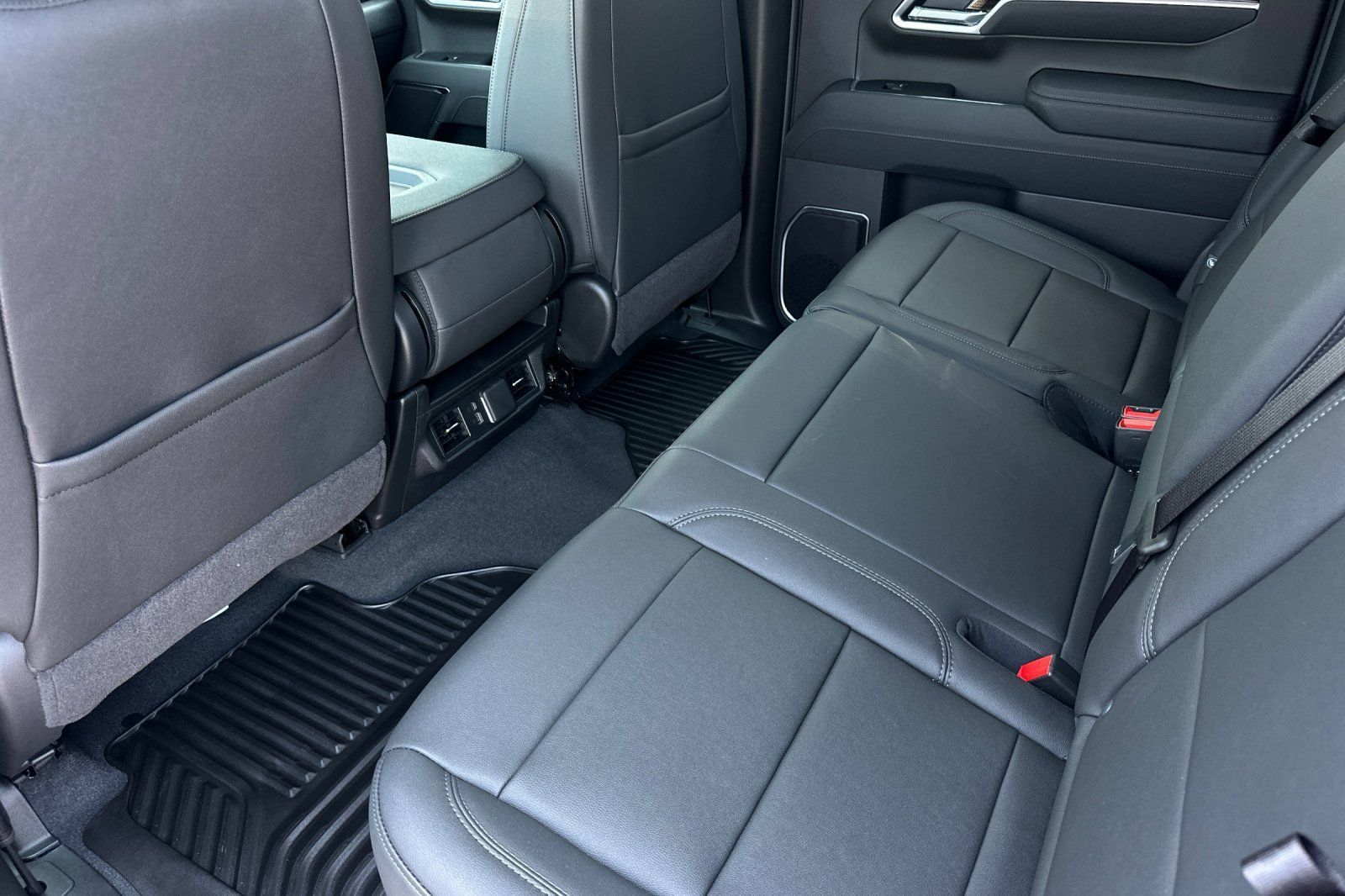 New 2026 Chevrolet Silverado 1500 LT w/ Leather Package AWD/4WD image 12