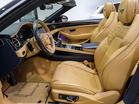 Used 2021 Bentley Continental GT image 30