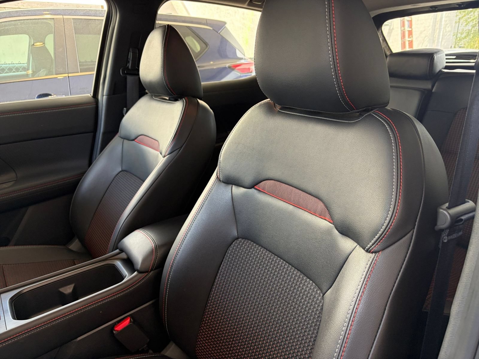 Used 2026 Nissan Kicks SR FWD image 35