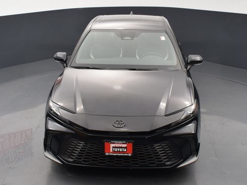 Used 2025 Toyota Camry SE AWD/4WD image 23