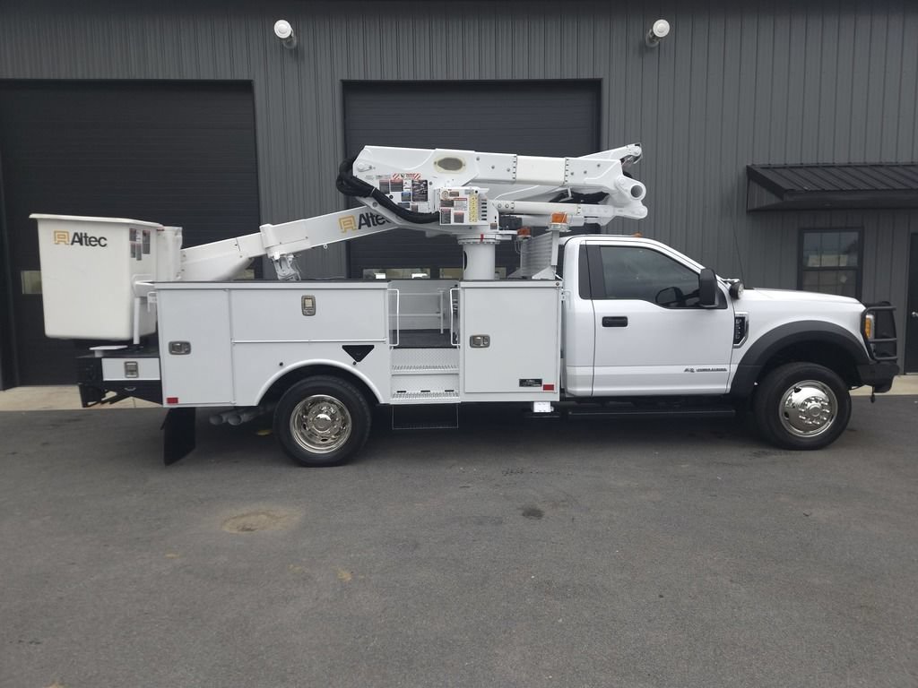 Used 2017 Ford F550 4x4 Regular Cab Super Duty image 8