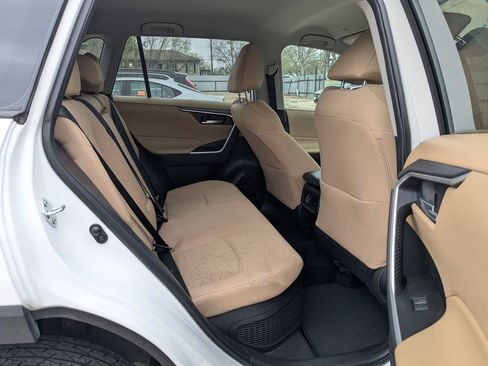 Used 2025 Toyota RAV4 XLE image 25