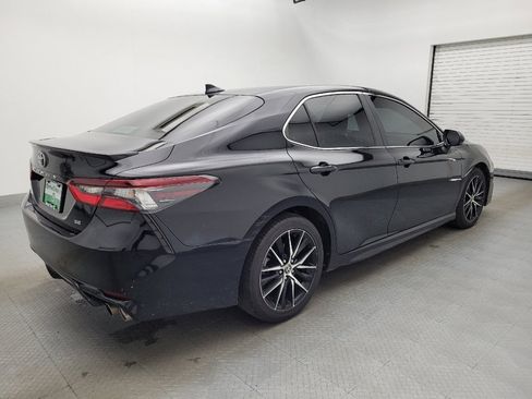 Used 2021 Toyota Camry SE image 10