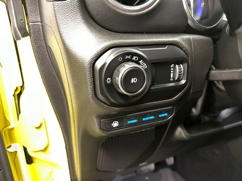 Used 2023 Jeep Wrangler Unlimited Rubicon 4xe w/ Steel Bumper Group image 17