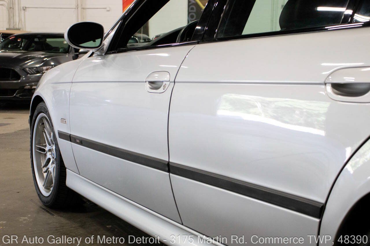 Used 2003 BMW M5 RWD image 22