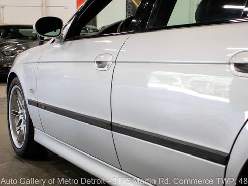 Used 2003 BMW M5 RWD image 22