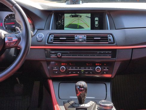 Used 2014 BMW M5 RWD image 29