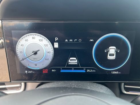 Certified 2025 Hyundai Elantra SEL w/ Cargo Package image 16