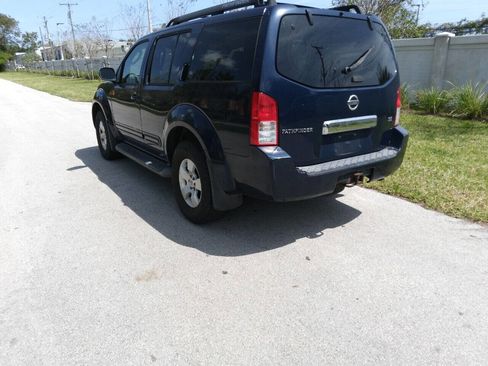 Used 2006 Nissan Pathfinder SE w/ (G01) SE Comfort Pkg image 4