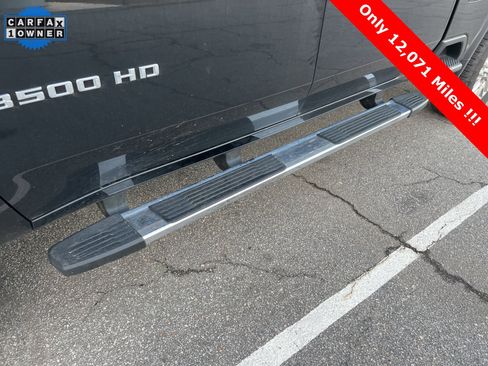 Used 2025 Chevrolet Silverado 3500 LTZ w/ LTZ Convenience Package image 9