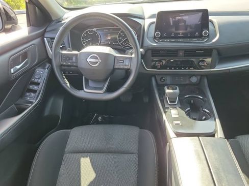 Used 2025 Nissan Rogue SV FWD image 20