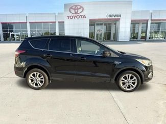 Used 2017 Ford Escape SE FWD video 2