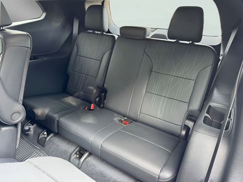 New 2026 Buick Enclave Avenir w/ Super Cruise Package FWD image 14