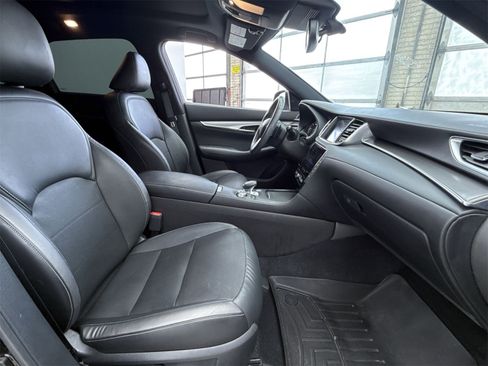 Used 2022 INFINITI QX50 Luxe w/ Appearance Package image 15