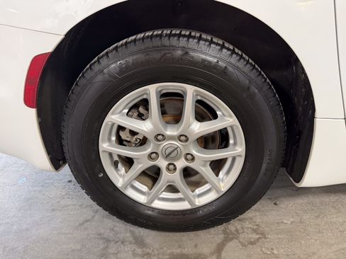 Used 2022 Chrysler Pacifica Touring-L FWD image 7