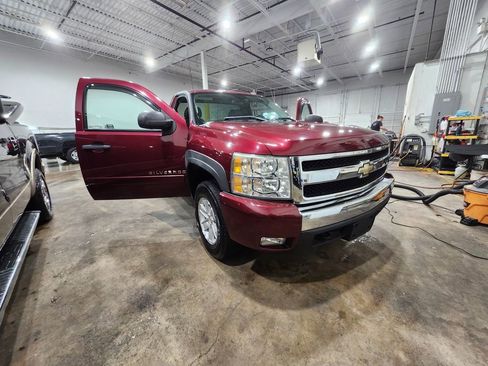 Used 2008 Chevrolet Silverado 1500 LT w/ Suspension Package, Off-Road AWD/4WD image 7