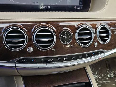 Used 2019 Mercedes-Benz S 560 Sedan image 36