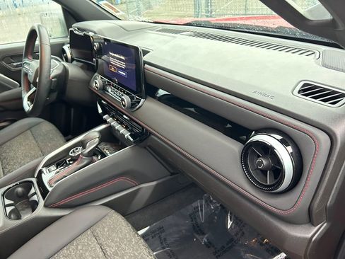 Used 2024 Chevrolet Colorado Z71 w/ Z71 Convenience Package 2 image 26