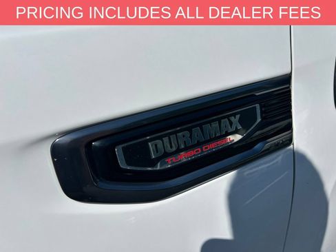 Used 2023 GMC Sierra 1500 AT4 w/ AT4 Preferred Package AWD/4WD image 3