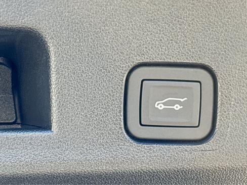 New 2026 Chevrolet Traverse LT w/ Driver Confidence Package image 20