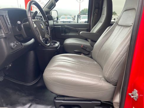 Used 2019 Chevrolet Express 3500 LS RWD image 9