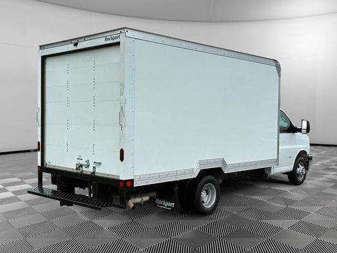 Used 2024 Chevrolet Express 3500 w/ Power Convenience Package RWD image 5
