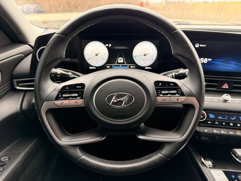 Used 2021 Hyundai Elantra Limited image 17