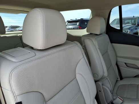 Used 2022 GMC Acadia Denali w/ Denali Technology Package image 14