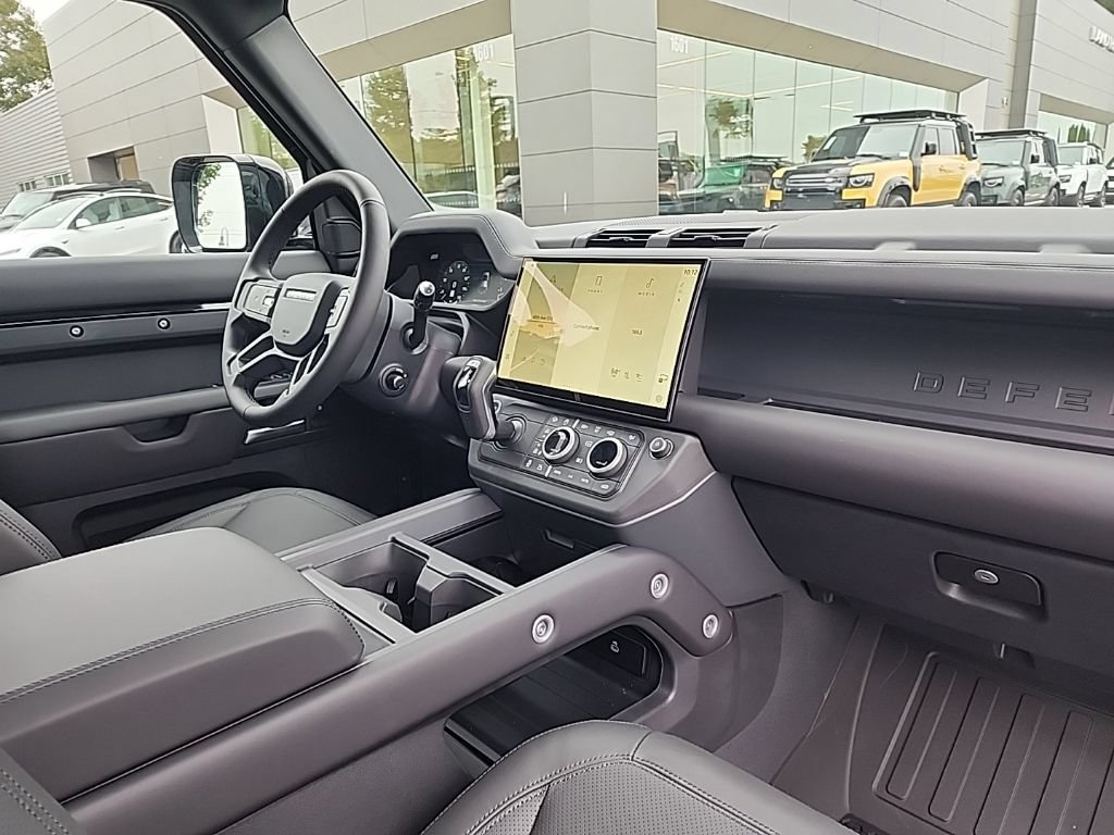 New 2026 Land Rover Defender 110 X-Dynamic SE AWD/4WD image 19