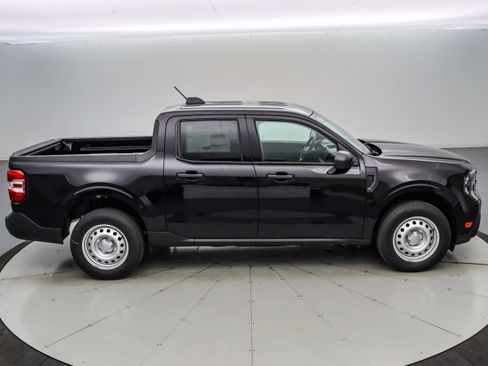 New 2025 Ford Maverick XL image 3