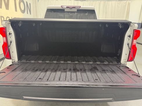 Used 2023 Chevrolet Silverado 1500 High Country w/ High Country Premium Package AWD/4WD image 36