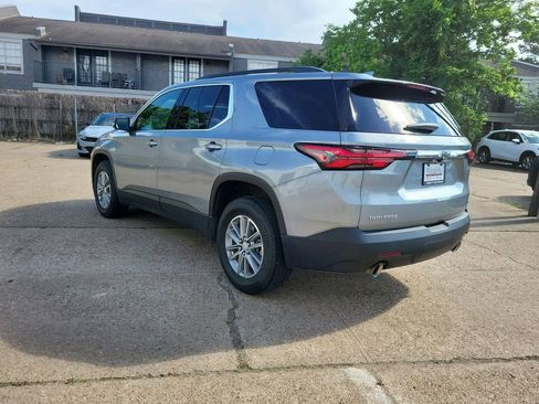 Used 2023 Chevrolet Traverse LT image 4