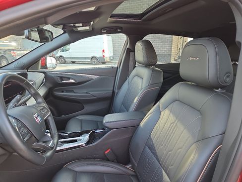 Used 2025 Buick Envista Avenir image 12