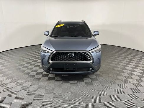 Used 2024 Toyota Corolla Cross XLE w/ Convenience Package AWD/4WD image 2