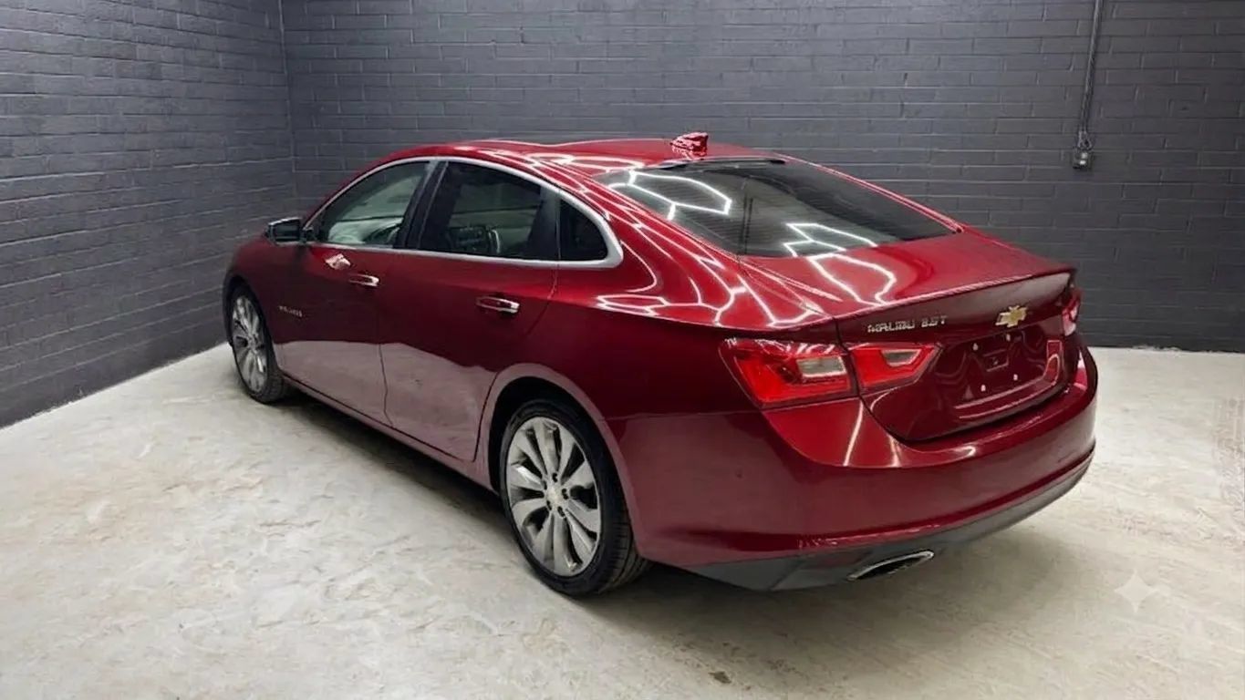 Used 2017 Chevrolet Malibu Premier w/ Premier Sun and Wheel Package FWD image 4