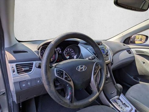 Used 2013 Hyundai Elantra GLS w/ Preferred Pkg image 10