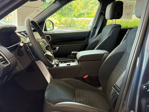 Certified 2025 Land Rover Discovery S AWD/4WD image 5