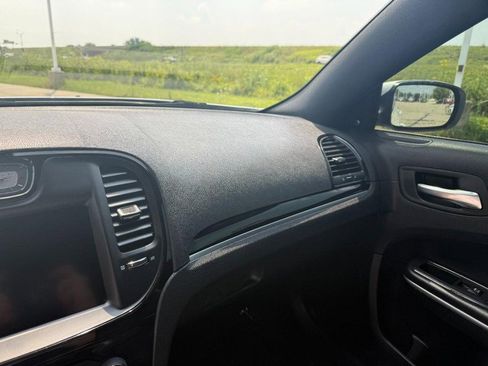 Used 2019 Chrysler 300 S RWD image 18