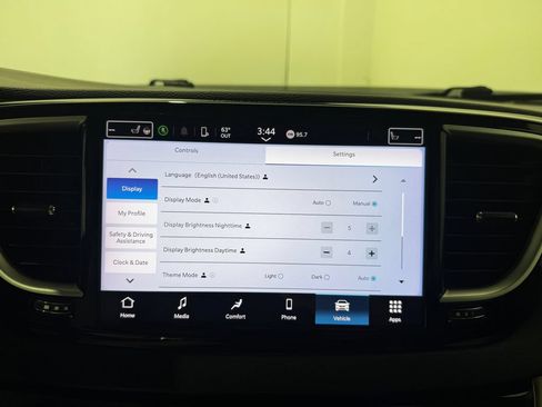Used 2024 Chrysler Pacifica Touring-L FWD image 30