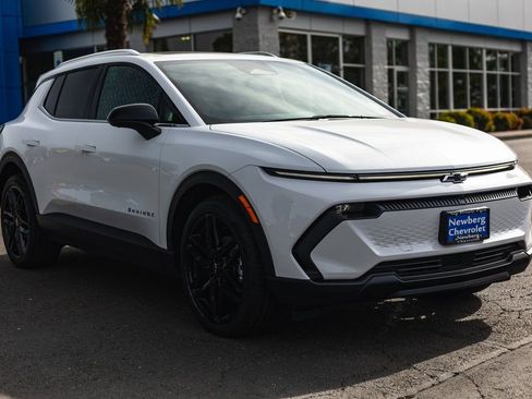 New 2026 Chevrolet Equinox EV LT w/ LPO, Blackout Package image 19