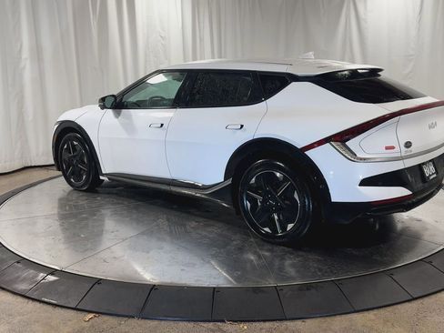 New 2025 Kia EV6 Wind image 8