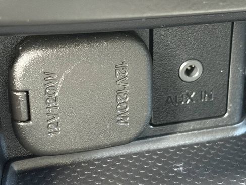 Used 2013 MAZDA MX-5 Miata Sport RWD image 18