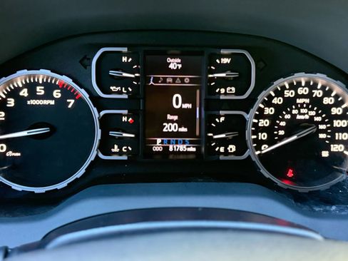 Used 2020 Toyota Tundra SR5 w/ SR5 Upgrade Package image 34